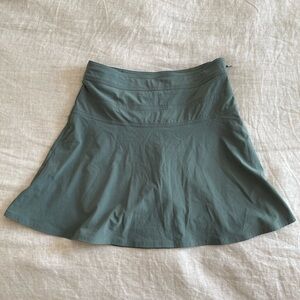 Athleta sage green sport skort medium